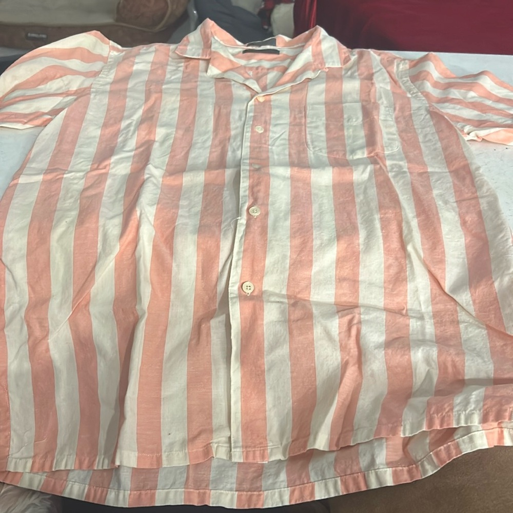 Robert Stock Wide Peach/White Striped Short Sleeve Button Down Shirt. Size L(82M